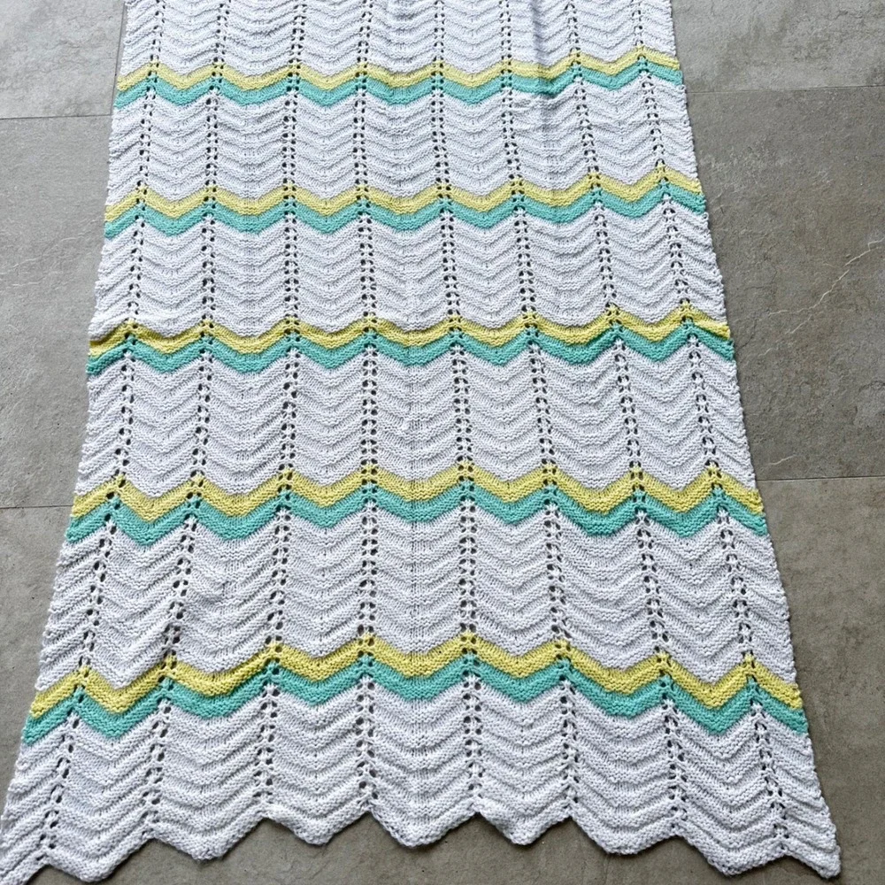 Handmade Knit Baby Blanket White Yellow Mint Chevron Ripple Pointelle 50x33